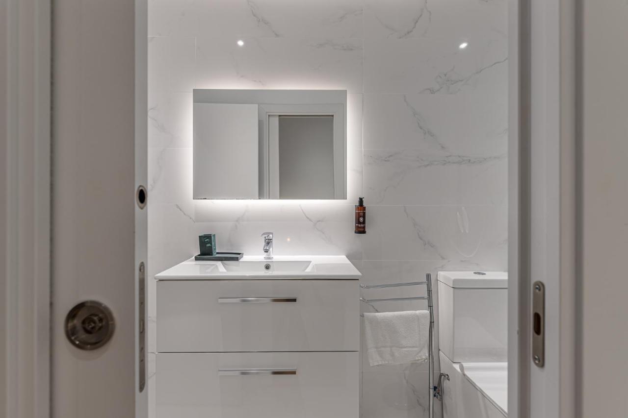 Waou Essence I Anton Martin Apartment มาดริด ภายนอก รูปภาพ