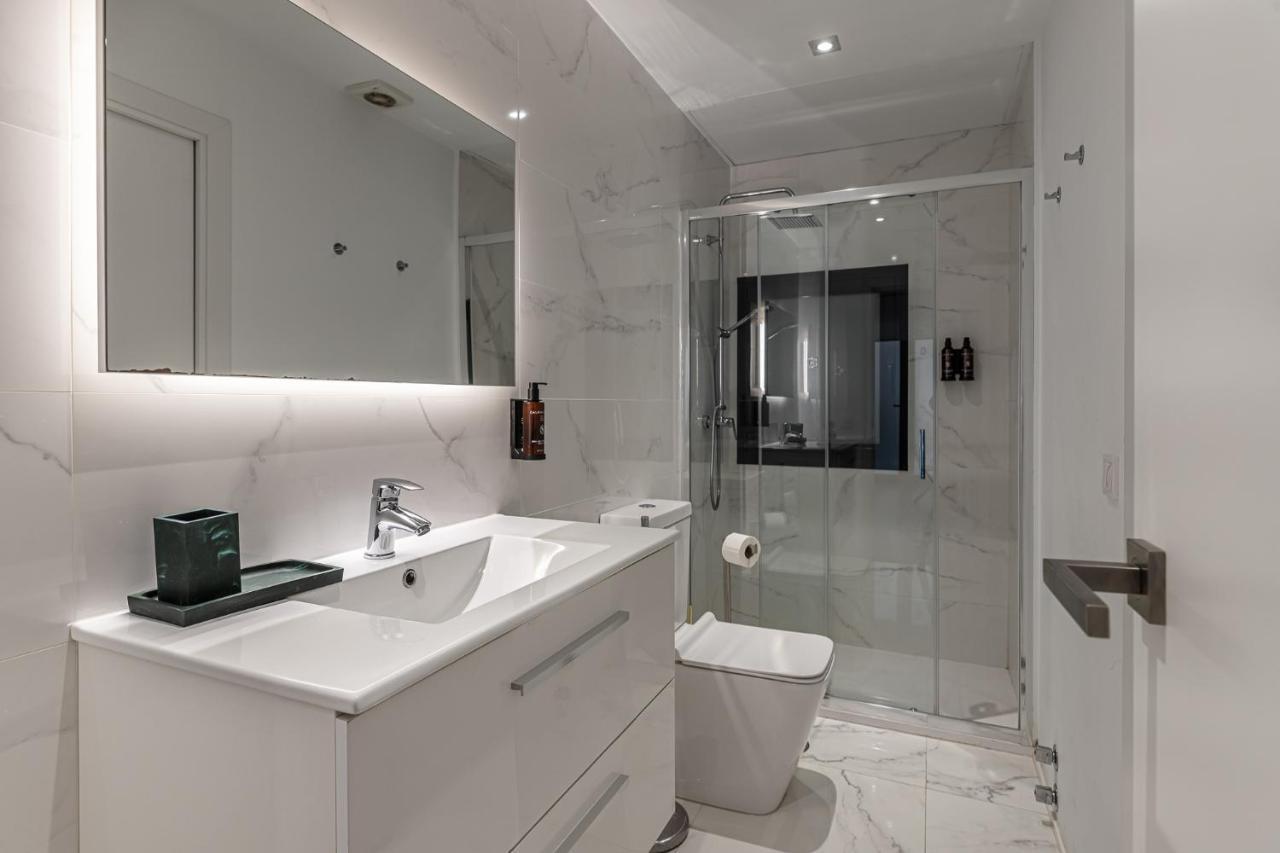 Waou Essence I Anton Martin Apartment มาดริด ภายนอก รูปภาพ