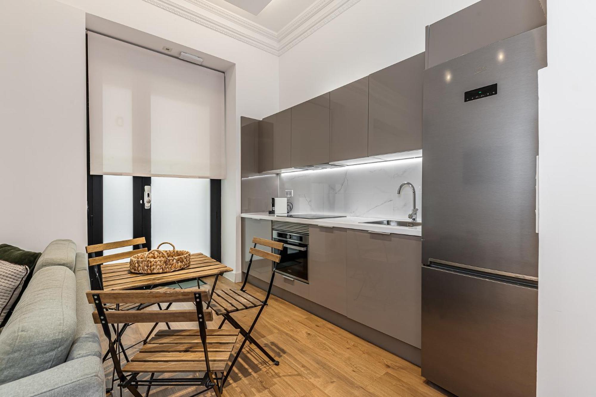 Waou Essence I Anton Martin Apartment มาดริด ภายนอก รูปภาพ