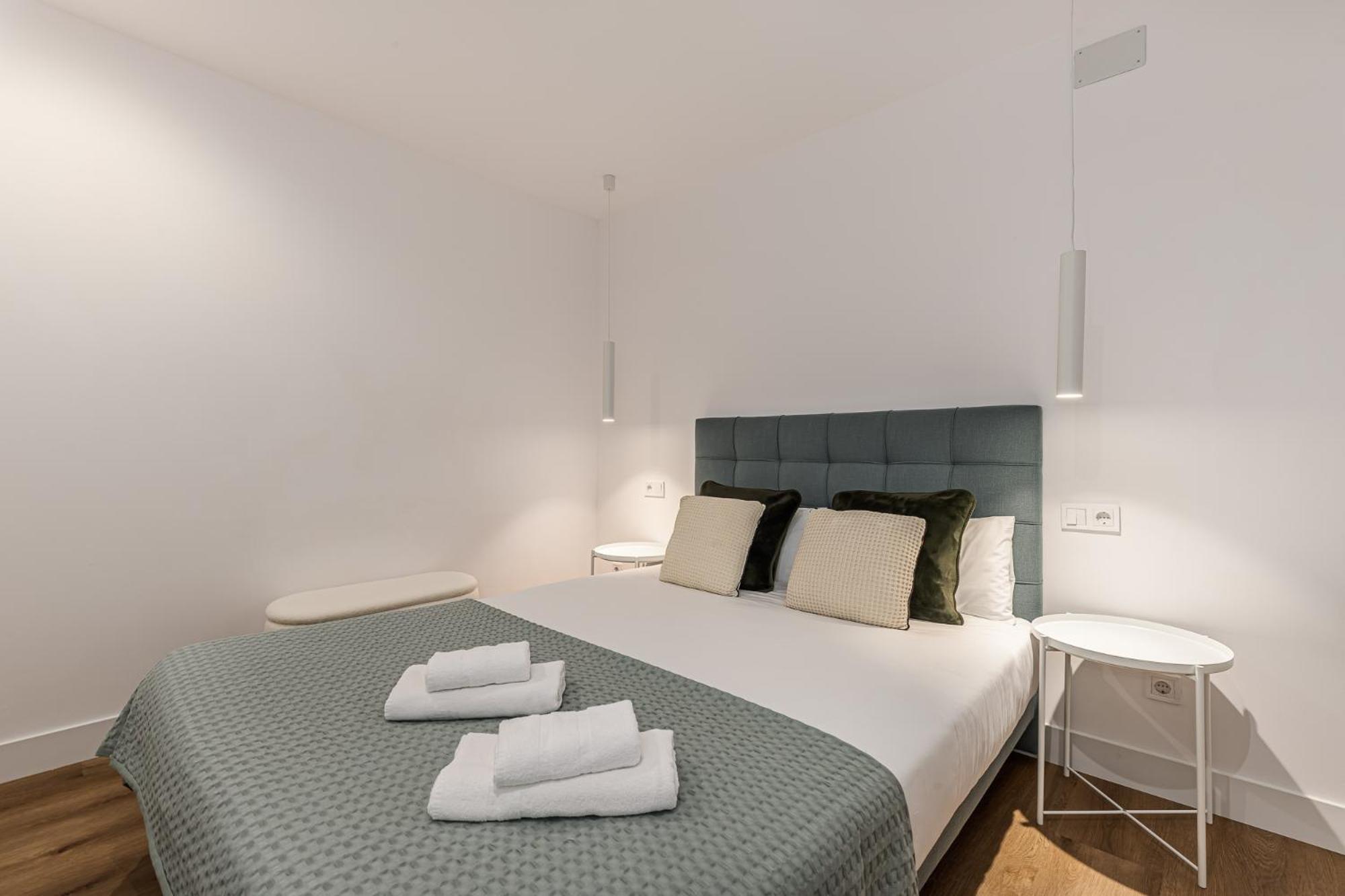 Waou Essence I Anton Martin Apartment มาดริด ภายนอก รูปภาพ